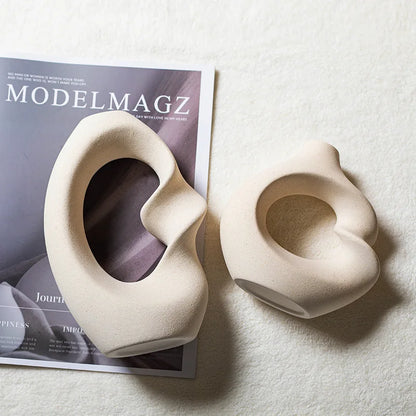 Vaso de Cerâmica Minimalista – Elegância na Simplicidade